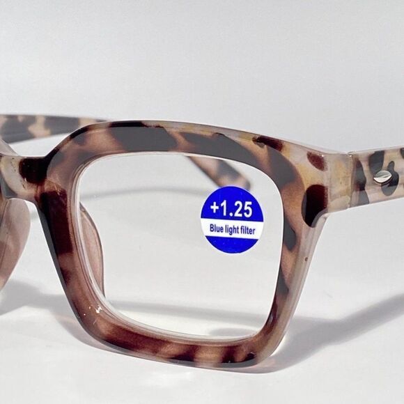 0762 Claudia Reading Glasses 1.25 Oversize Readers Light Tortoise Square NWT - Picture 7 of 8